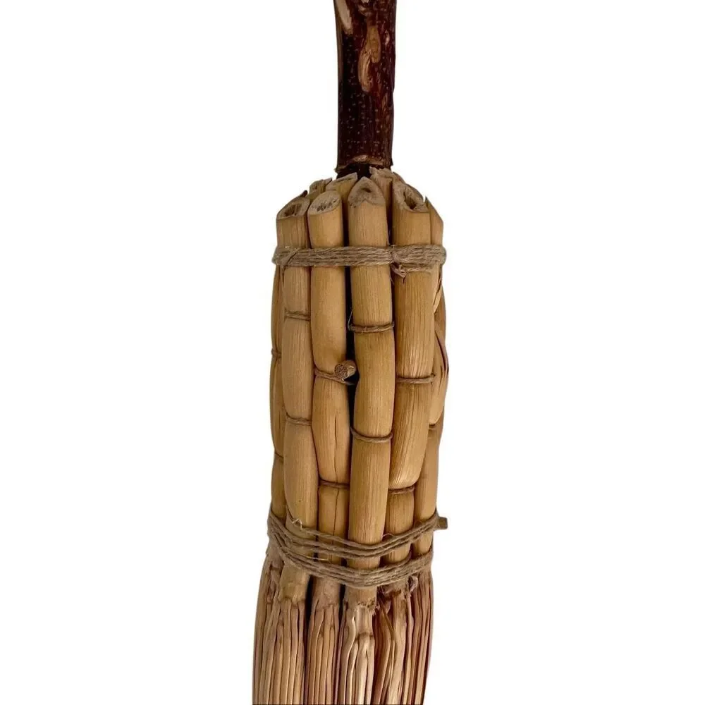 Vintage Antique STRAW HEARTH Cobweb BROOM Hand Made Wood Handle Signed EC